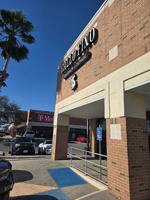 Gallo Fino Barber Lounge — Barber shop in Laredo